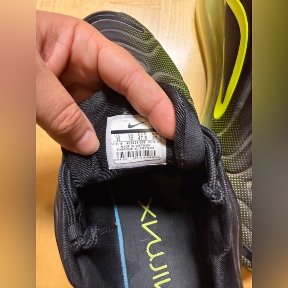 Nike Air Max 720 Black Crimson Volt Neon AO2924-008 Men’s Size 13 Retro Future - Picture 5 of 5